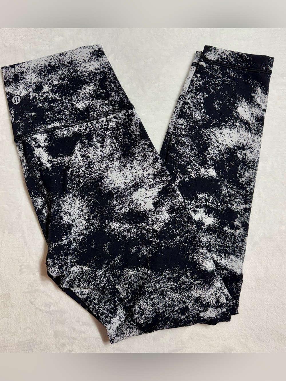 lululemon Women's Black White Tie Dye Leggings